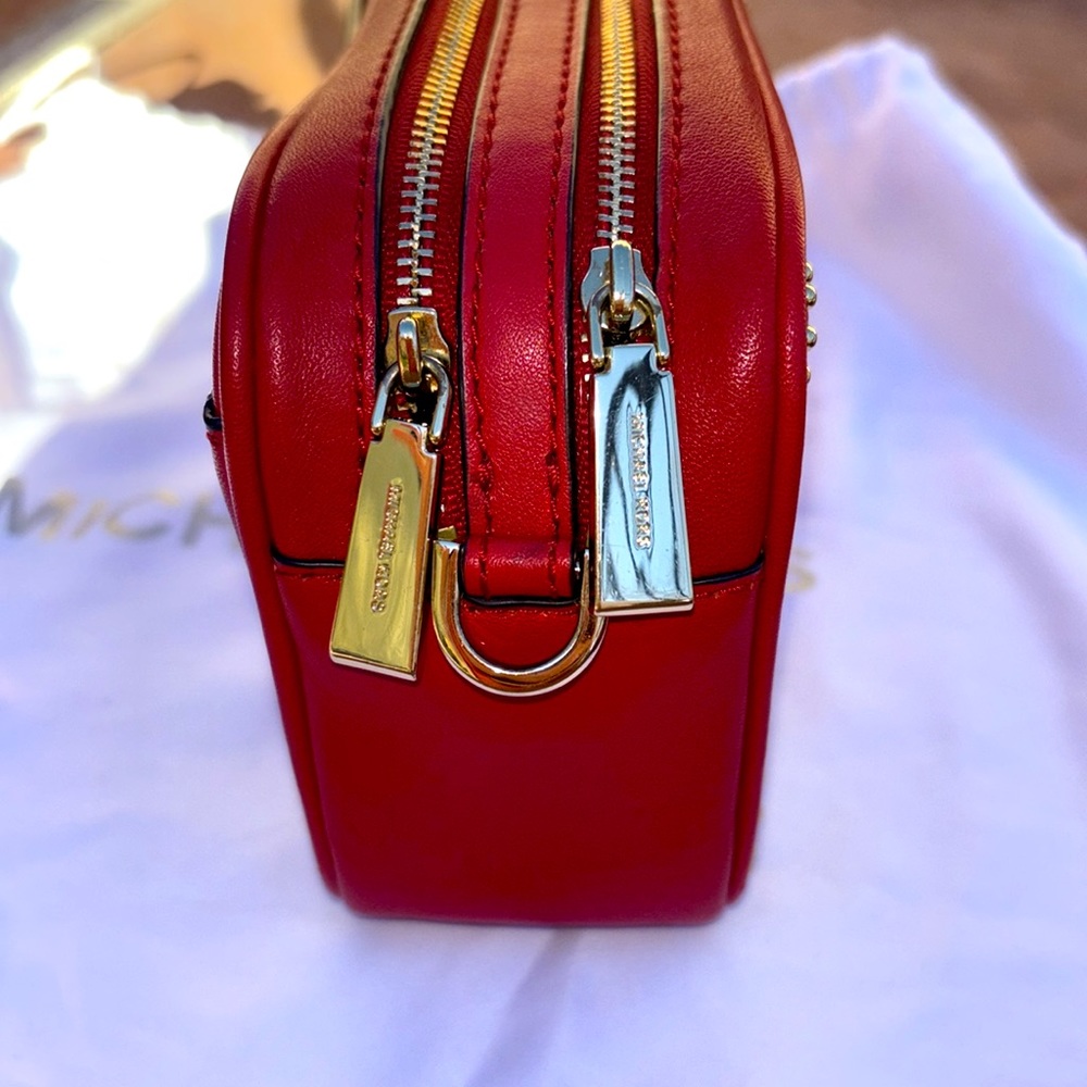 EUC❣️ MICHAEL KORS Red Studded 2 way leather camera crossbody or clutch ♥️♥️ - Picture 7 of 15